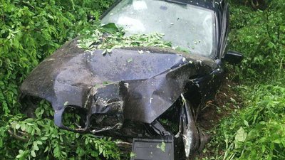 Один – в стовп, інший – у дерево: в поліції розповіли подробиці двох автотрощ на Рівненщині Один – в стовп, інший – у дерево: в поліції розповіли подробиці двох автотрощ на Рівненщині