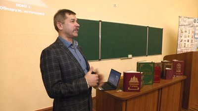 У Житомирі професор Віктор Мойсієнко презентував нові факсимільні видання пам'яток 11–14 століть У Житомирі професор Віктор Мойсієнко презентував нові факсимільні видання пам'яток 11–14 століть