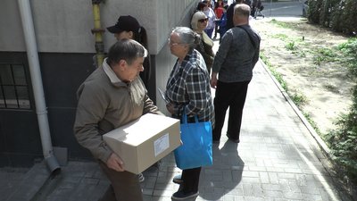 Кухонне приладдя переселенцям Бахмутської громади видали у Дніпрі Кухонне приладдя переселенцям Бахмутської громади видали у Дніпрі