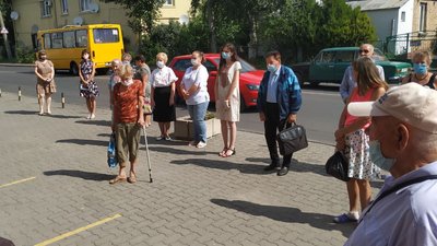 Святковий борщ: У Луцькому терцентрі до Дня Незалежності нагодували понад сотню підопічних