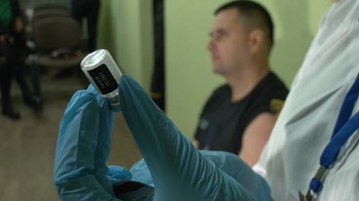 Викликали мобільну бригаду: на Черкащині імунізували рятувальників