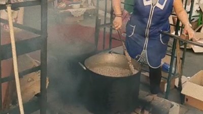 Маріупольці годують пенсіонерів, які не отримують гуманітарну допомогу