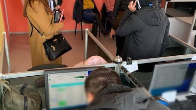 Працівники кіберполіції Одеси викрили фінансових брокерів Працівники кіберполіції Одеси викрили фінансових брокерів