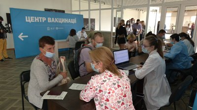 Хол Центру Довженка Хол Центру Довженка