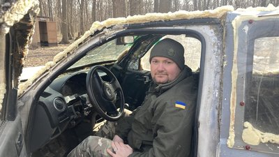 "Франкенштейн" харківських гвардійців вивіз 40 поранених з лісу під Кремінною: історія авто. СУСПІЛЬНЕ | ВІДЕОНОВИНИ