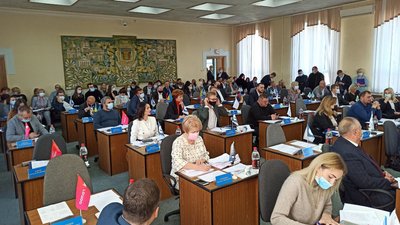 У Рівному відремонтували сесійну залу міськради. Скільки це коштувало У Рівному відремонтували сесійну залу міськради. Скільки це коштувало