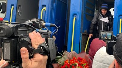 У Херсоні зустріли двірника, який завоював золото на чемпіонаті світу з джиу-джитсу У Херсоні зустріли двірника, який завоював золото на чемпіонаті світу з джиу-джитсу
