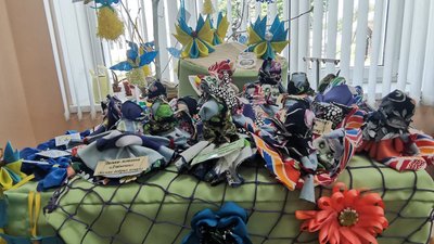 На Полтавщині виготовляють патріотичні обереги для воїнів На Полтавщині виготовляють патріотичні обереги для воїнів