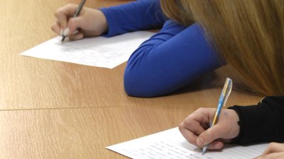 Діти Житомирщини пишуть "Живі листи" захисникам України