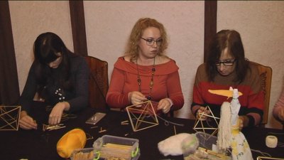 Вінницька мисткиня провела майстер-клас з виготовлення рідвяного симвоаа Вінницька мисткиня провела майстер-клас з виготовлення рідвяного симвоаа
