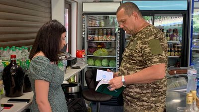 У Дніпрі під час рейду перевірили, як підприємці обслуговують відвідувачів парків