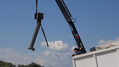 З Десни біля "Золотого берега" витягнули два снаряди від "Урагана"