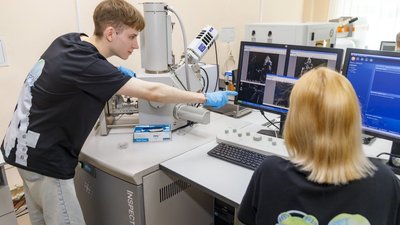 Науковці СумДУ під час роботи