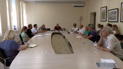 Круглий стіл Круглий стіл
