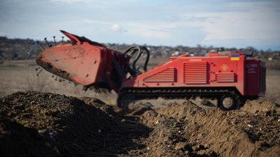 Миколаївські піротехніки допомагають розміновувати території Херсонщини