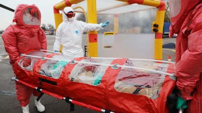 Рятувальники показали спецгелікоптер для транспортування хворих на коронавірус Рятувальники показали спецгелікоптер для транспортування хворих на коронавірус