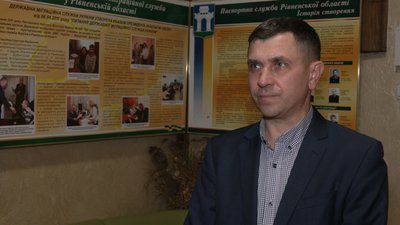 Їхали в багажнику до Німеччини: на Рівненщині виявили двох нелегалів з Азії Їхали в багажнику до Німеччини: на Рівненщині виявили двох нелегалів з Азії