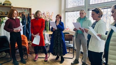 "Співоча майстерня". Веснянок навчала співати в ужгородському скансені вокалістка з Чернігова "Співоча майстерня". Веснянок навчала співати в ужгородському скансені вокалістка з Чернігова