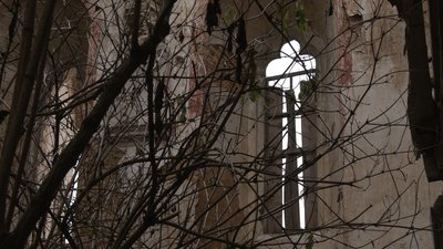 Зруйновані і оповиті легендами. Як у Чернелиці дбають про костел та замок XVII століття Зруйновані і оповиті легендами. Як у Чернелиці дбають про костел та замок XVII століття