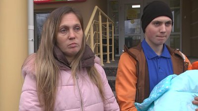 Сім'я з Волині, у якої в авто біля лікарні народився хлопчик, поділилася історією пологів Сім'я з Волині, у якої в авто біля лікарні народився хлопчик, поділилася історією пологів