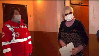 Тернопільське товариство Червоного Хреста доставляє одиноким продукти і медзасоби під час карантину