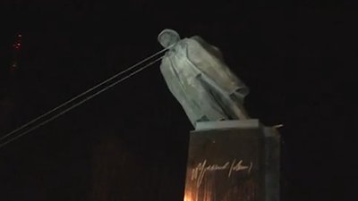 "Пам'ятати про радянські часи потрібно, але не більше цього" — львівський історик про декомунізацію "Пам'ятати про радянські часи потрібно, але не більше цього" — львівський історик про декомунізацію