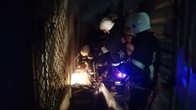 В Одесі зайнялася закинута будівля: 8 людей евакуювали, 1 людина загинула В Одесі зайнялася закинута будівля: 8 людей евакуювали, 1 людина загинула