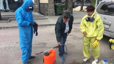 Парки Львова почали обробляти від кліщів Парки Львова почали обробляти від кліщів