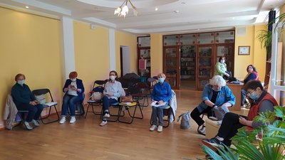 Львів'янка розповіла про навчання на курсах мобільної грамотності для літніх людей Львів'янка розповіла про навчання на курсах мобільної грамотності для літніх людей