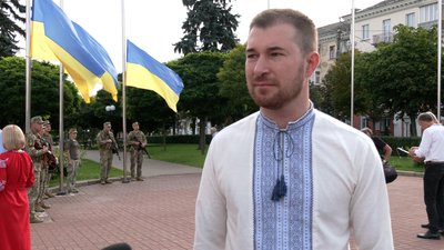 Без анонсів та масовості: як на Чернігівщині відзначили День державного прапора Без анонсів та масовості: як на Чернігівщині відзначили День державного прапора