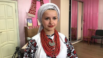 У Житомирі створили ансамбль, котрий виступає в автентичному поліському одязі ХІХ століття У Житомирі створили ансамбль, котрий виступає в автентичному поліському одязі ХІХ століття