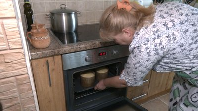 "Це як медитація": господиня з Волині – про таїнство випікання паски "Це як медитація": господиня з Волині – про таїнство випікання паски