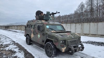 Протитанкові рови, міни й колючий дріт: як відбувається укріплення кордону з Білорусюю на Волині Протитанкові рови, міни й колючий дріт: як відбувається укріплення кордону з Білорусюю на Волині