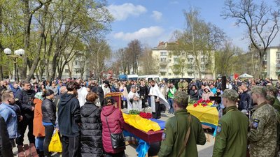 У Полтаві прощаються з воїнами, які загинули на війні з Росією