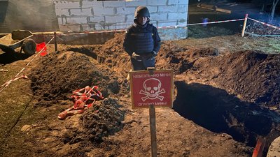 На Черкащині у подвір'ї знайшли артилерійський сняряд