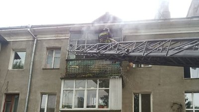 Франківські надзвичайники врятували на пожежі двох людей