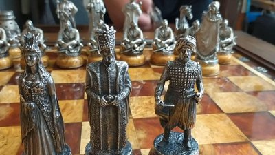 Турецький султан та його оточення ювелір обрав для протистояння Острозьким. Фото: Суспільне Поділля