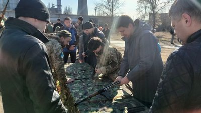 У Енергодарі відбулися навчання підрозділу територіальної оборони У Енергодарі відбулися навчання підрозділу територіальної оборони