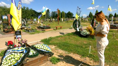 На Вінниччині провели флористичний майстер-клас для дружин загиблих оборонців На Вінниччині провели флористичний майстер-клас для дружин загиблих оборонців