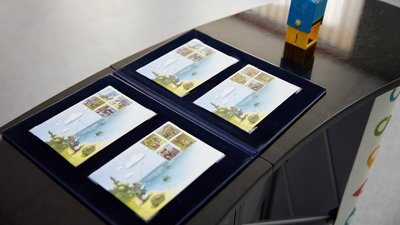 Володимир Зеленський і пес Патрон сіли за парти в школі Ірпеня на Київщині Володимир Зеленський і пес Патрон сіли за парти в школі Ірпеня на Київщині