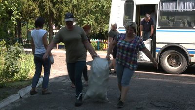 На Черкащині збирають врожай "Садів перемоги" На Черкащині збирають врожай "Садів перемоги"