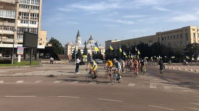 У День Державного прапора України велопробіг єдності провели у Житомирі У День Державного прапора України велопробіг єдності провели у Житомирі