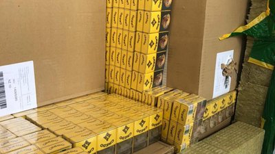 Понад 165 тисяч пачок контрабандних цигарок виявили прикордонники на Чернігівщині