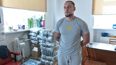Продовольчі набори та консультації: як у гуманітарному хабі в Луцьку допомагають переселенцям із Луганщини Продовольчі набори та консультації: як у гуманітарному хабі в Луцьку допомагають переселенцям із Луганщини