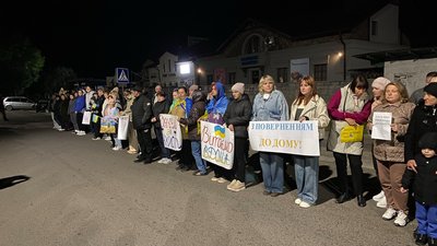 На Волині зустріли звільненого з полону військовослужбовця Василя Кулачука На Волині зустріли звільненого з полону військовослужбовця Василя Кулачука
