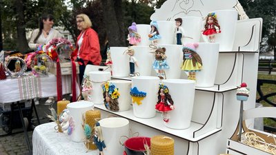 Благодійний ярмарок на підтримку військових Благодійний ярмарок на підтримку військових