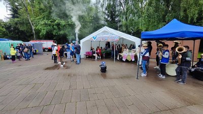 Польова кухня, вироби майстрів, речі з фронту: у Луцьку – благодійний ярмарок на підтримку ЗСУ Польова кухня, вироби майстрів, речі з фронту: у Луцьку – благодійний ярмарок на підтримку ЗСУ