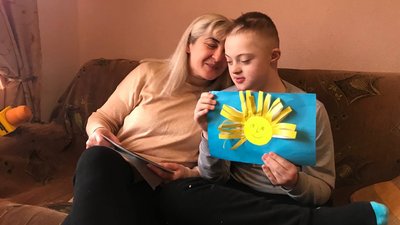 Олексій Матяш з матір'ю Олексій Матяш з матір'ю