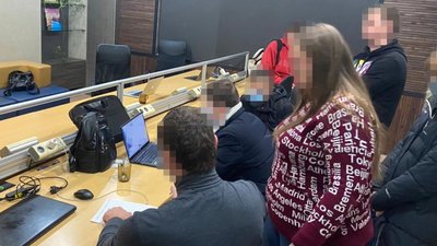 Розхитували протестні настрої. СБУ заявила про ліквідацію великої ботоферми