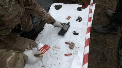 Пошуковці асоціації "Плацдарм" тіла загиблих росіян Бахмут Донецька область Пошуковці асоціації "Плацдарм" тіла загиблих росіян Бахмут Донецька область